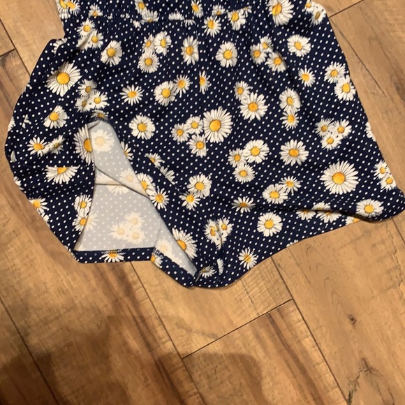 COPY - 🌻Sunflower 🌻navy polka dot shorts romper 6X - Picture 7 of 11